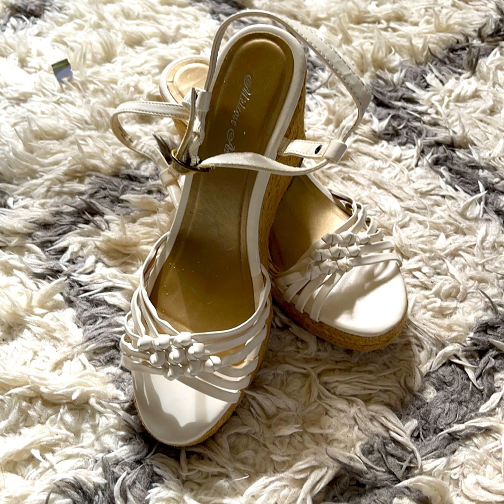 White wedges